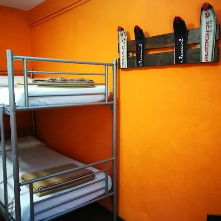 Les Daines Hostel Espot