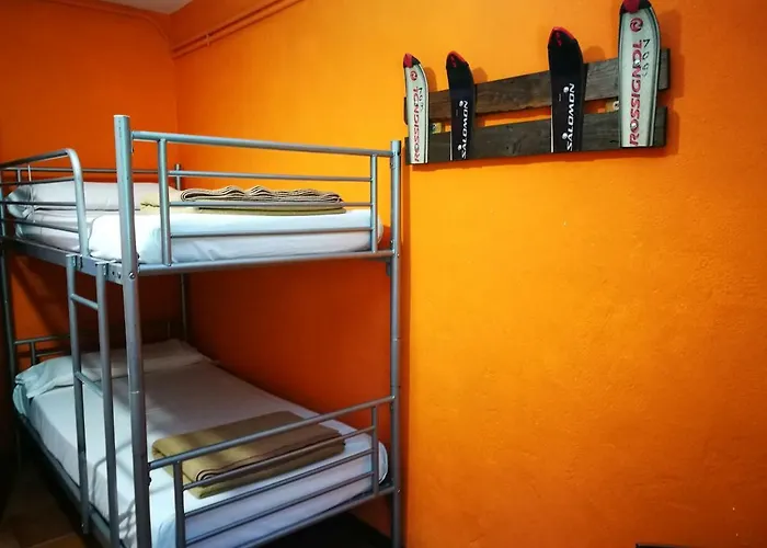 Les Daines Hostel Espot