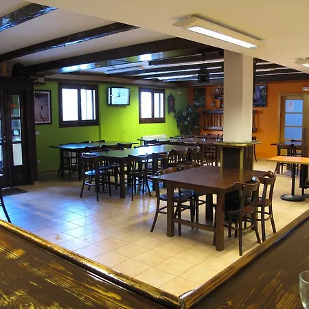 Auberge de jeunesse Les Daines *